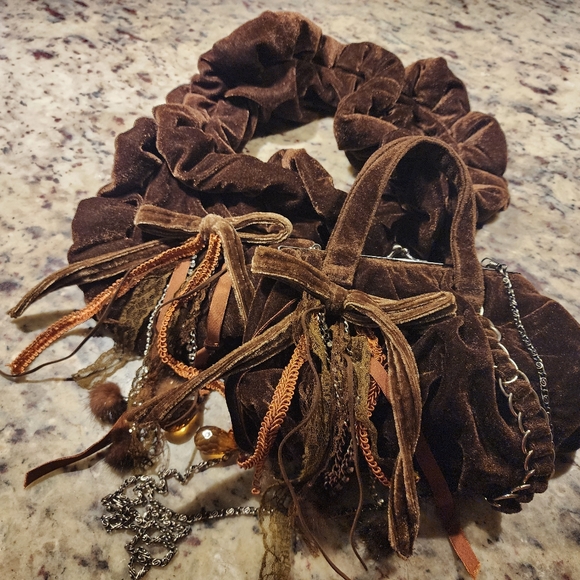 DESIGNER One of a Kind Set of Purse  and Scarf - Picture 1 of 13